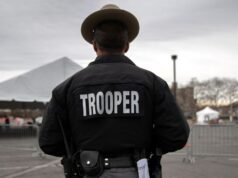 Profesor arrestado tras acusaciones de utilizar cajas de tiempo de espera en una escuela de Nueva York