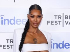 Jessica White dice que está bien que las mujeres sean bisexuales, no los hombres