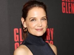 Estos jeans de pierna ancha inspirados en Katie Holmes son imprescindibles