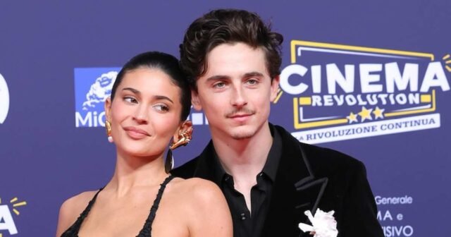 GettyImages-2213948713-Timothee-Chalamet-Kylie-Jenner-Hold-Hands-After-She-Skipped-Actor-Awards.jpg