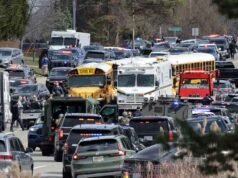 Muere tirador en sinagoga judía tras ataque en Michigan