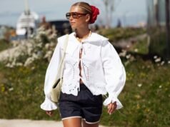 Siéntete como una mamá rica de Hamptons con estos 17 tops sueltos y adelgazantes