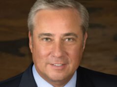 Nexstar dice que su acuerdo de 6.200 millones de dólares para Tegna se “cerraba” después de las aprobaciones del Departamento de Justicia y la FCC; después de ocho estados, DirecTV presentó una demanda para bloquearlo.