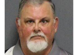 Maestra de escuela cristiana utilizó inteligencia artificial para tomar fotografías sexuales de niños