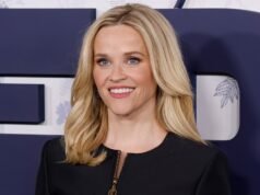 Las zapatillas deportivas exactas de $ 65 de Reese Witherspoon están en Amazon