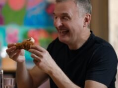 Phil Rosenthal firma con Banijay y mueve a alguien para que alimente a Phil en YouTube