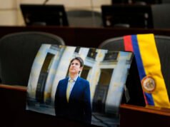 Colombia emite órdenes de aprehensión contra miembros de grupo rebelde por asesinato de Miguel Uribe