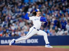 Dylan Cease establece récord de los Azulejos al debutar con 12 ponches en la victoria 8-7 sobre los Atléticos