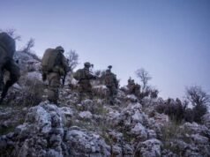 Al menos siete soldados de las FDI resultaron levemente heridos en el norte de Israel y el sur del Líbano