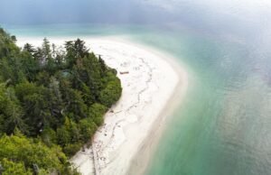 El “Caribe canadiense” es una impresionante isla para escaparse con playas de arena y tranquilos paseos en bote.