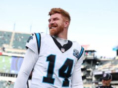 Según los informes, los Panthers cambian al mariscal de campo Andy Dalton a los Eagles a cambio de la selección de séptima ronda de 2027