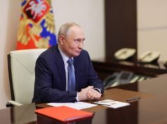 Putin dice que la economía rusa se contrajo en enero