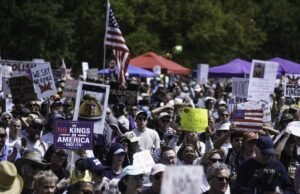 La izquierda AMA a los reyes, aquellos con (D) después de su nombre