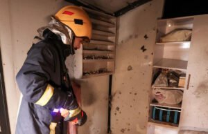 Tres mujeres palestinas mueren cuando restos de un misil impactan en un salón de belleza en Cisjordania