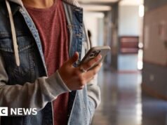 Inicio de consulta sobre prohibición de redes sociales a menores de 16 años