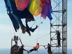 Video: aerodeslizador rescatado después de enredarse en una torre de 900 pies de altura