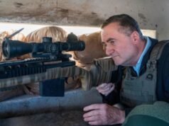 Israel dice que el líder de Hezbollah es un “objetivo marcado” después de los ataques con cohetes