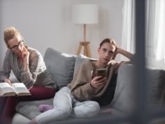 Los padres permisivos se inclinan hacia la izquierda, los estrictos se inclinan hacia la derecha: la crianza de los hijos en los Estados Unidos se ha vuelto política como nunca antes