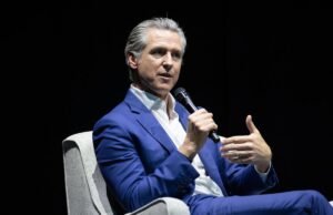 Newsom llama a la buena paternidad la ‘policía’