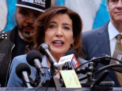 Hochul revisa la loca ley climática de Nueva York, pero no es suficiente