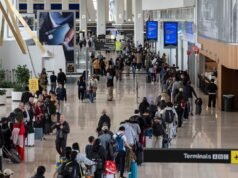 El caos en el aeropuerto de la TSA debería ser ilegal, porque los viajeros ya pagan por la seguridad