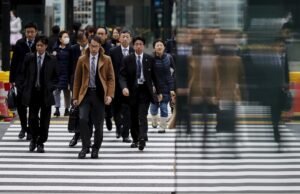 Las empresas japonesas acuerdan un aumento salarial del 5,26%, según datos preliminares del principal grupo laboral