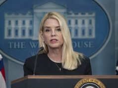 Pam Bondi fue trasladada silenciosamente a una base militar estadounidense tras amenazas