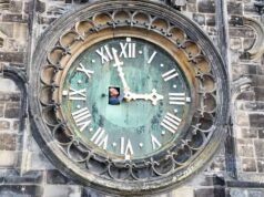 Los relojes se adelantan una hora en Europa con el inicio del horario de verano