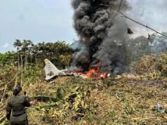 Decenas de muertos al estrellarse un avión militar en el suroeste de Colombia