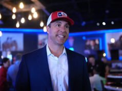 El ex jugador de la MLB Mark Teixeira gana las primarias republicanas de Texas