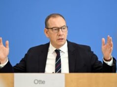 El ejército alemán es demasiado pesado, advierte el comisario