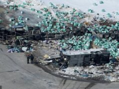 El conductor del accidente de los Humboldt Broncos lucha contra la deportación mientras las familias de las víctimas siguen divididas