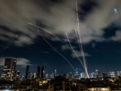 Un muerto y varios heridos en ataque con misiles iraníes al sur y centro de Israel