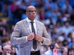 Hubert Davis renuncia como entrenador en jefe de Carolina del Norte: informes