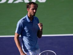 Medvedev le propina a Alcaraz la primera derrota del año y se dirige a la final de Indian Wells ante Sinner