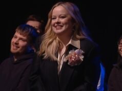 El monólogo de Tina Fey en SNL UK aplastado por Nicola Coughlan y Michael Cera