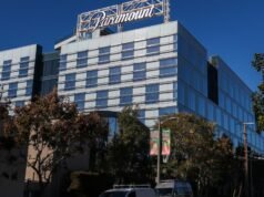 Los demócratas piden una revisión de los partidarios de Paramount en Oriente Medio