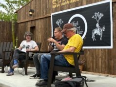 Shepard Fairey le dice a Mark Mothersbaugh que no le teme al arte de la IA