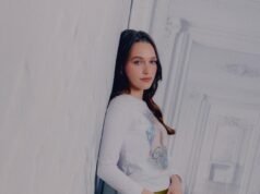 Victoria Pedretti presume sus músculos en ‘Frutas Prohibidas’