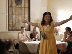 “Cinco lesbianas comiendo quiche” se convierte en una experiencia inmersiva en Los Ángeles