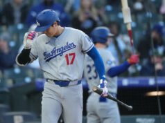 Shohei Ohtani se reúne con un sobreviviente del atentado de Nagasaki de 100 años antes del partido Dodgers-Rockies