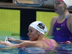 Kaylee McKeown gana el título de 100 m espalda femenino y admite que fue “demasiado dura” consigo misma