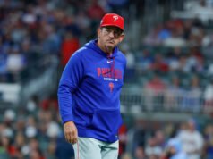 El manager de los Filis, Rob Thomson, empata con el peor récord del béisbol