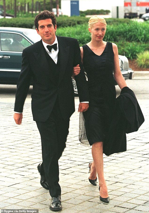 107078569-15733077-JFK_Jr_and_Carolyn_Bessette_were_one_of_the_most_photographed_co-a-124_1776246448.jpeg