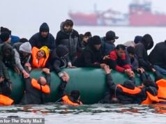 Se desplegarán drones de reconocimiento facial en el Canal de la Mancha para atrapar a traficantes de migrantes pilotando pequeñas embarcaciones