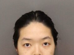 Una mujer china usó ChatGPT para ayudar a su hermano a huir de regreso a casa después de que éste colocara una bomba afuera de una base aérea de Florida, dicen los fiscales.