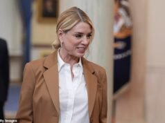 La angustia secreta de Pam Bondi que ocultó a sus colegas… y la ‘paranoia’ sobre el despido del fiscal general que se estaba comiendo vivo a Trump, revelada por expertos de la Casa Blanca