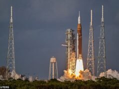 Los astronautas de la NASA comparten mensajes de esperanza mientras Artemis II abandona la órbita terrestre después de completar el encendido del motor para embarcarse en la siguiente fase de la misión lunar.