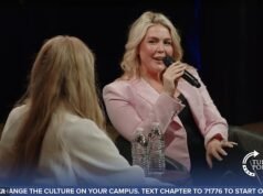 La cuestión del momento dramático se grita en el evento TPUSA de Erika Kirk, pero Karoline Leavitt viene al rescate