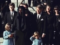 Se revela el fetiche freudiano de JFK Jr: Antes de Carolyn Bessette, e incluso después, había un “impulso irresistible” que lo consumía… y un secreto sexual familiar tan oscuro que pocos se atreven a decirlo en voz alta.